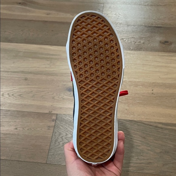 Vans Sk8-Hi Marvel Captain Marvel/ Wonder Woman Sneakers Men’s 6.5 Women’s 8 - Picture 10 of 13